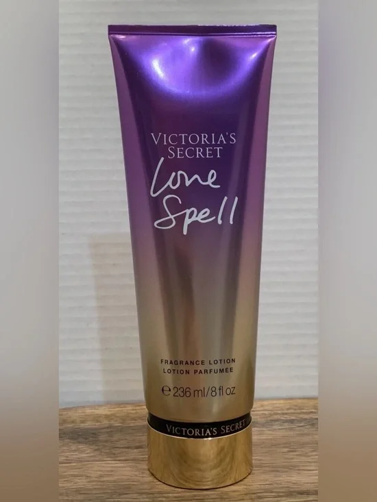 Victoria's Secret Love Spell Lotion - Purple and Gold Gradient