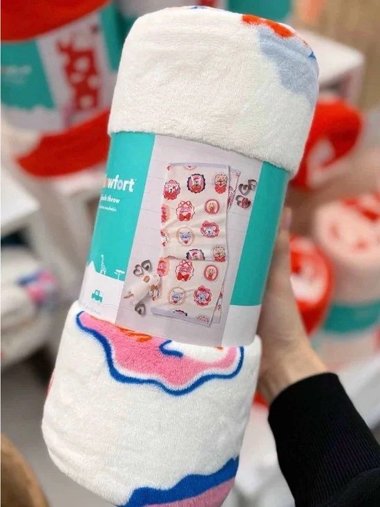 Pillowfort Patisserie Scatter Pet Shoppe Kids’ Throw Blanket Cream 60”L x 50” W