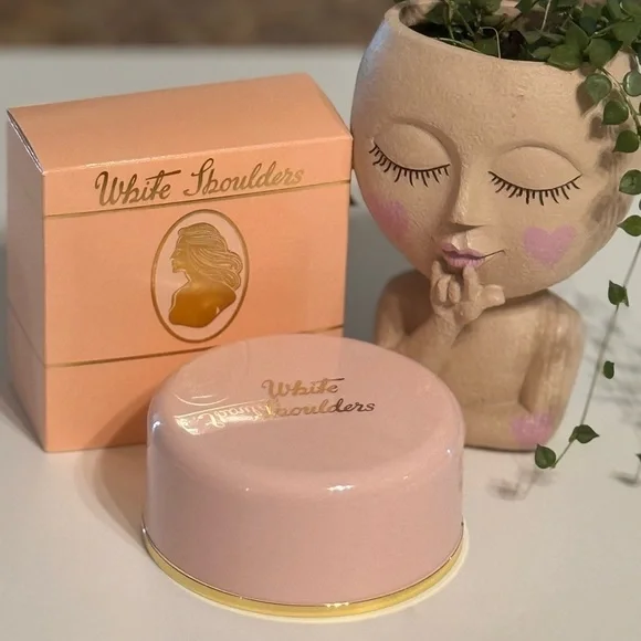White Shoulders by Evyan Bath/Body Dusting Powder 2.6 oz New in box