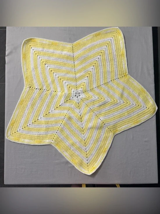 Handmade Vintage Crochet Star Baby Blanket Yellow White Variegated Afghan 28