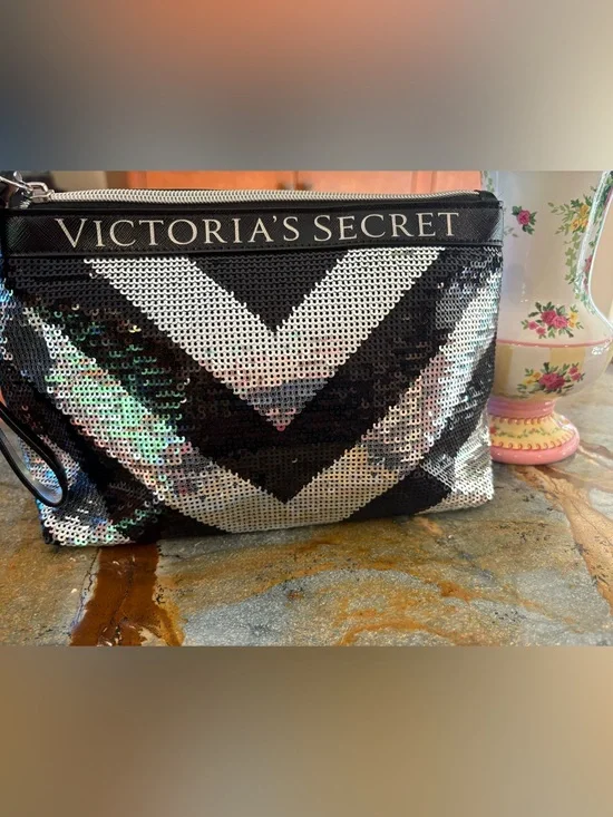 Victoria's Secret Black & Silver Chevron Sequin Wristlet