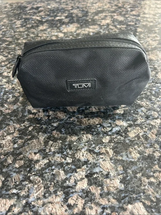 TUMI FOR DELTA BLACK POUCH COSMETIC TOILETRY BAG