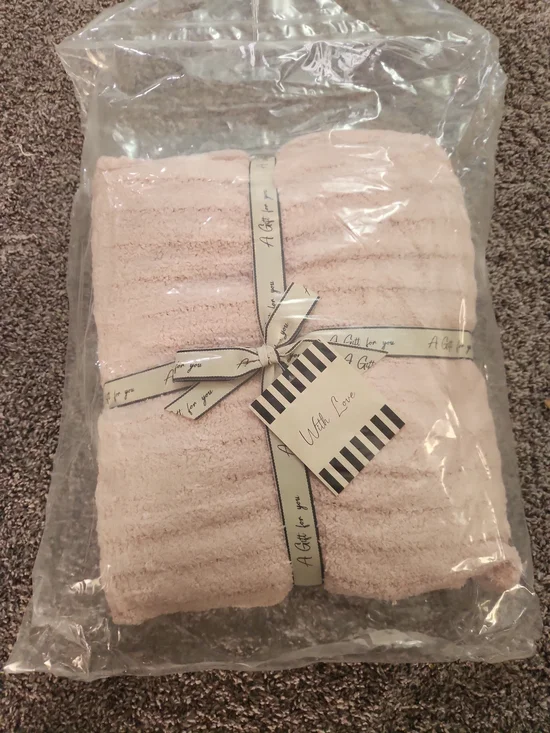 Plush Ribbed Throw Blanket - Light Pink W Cream Trim