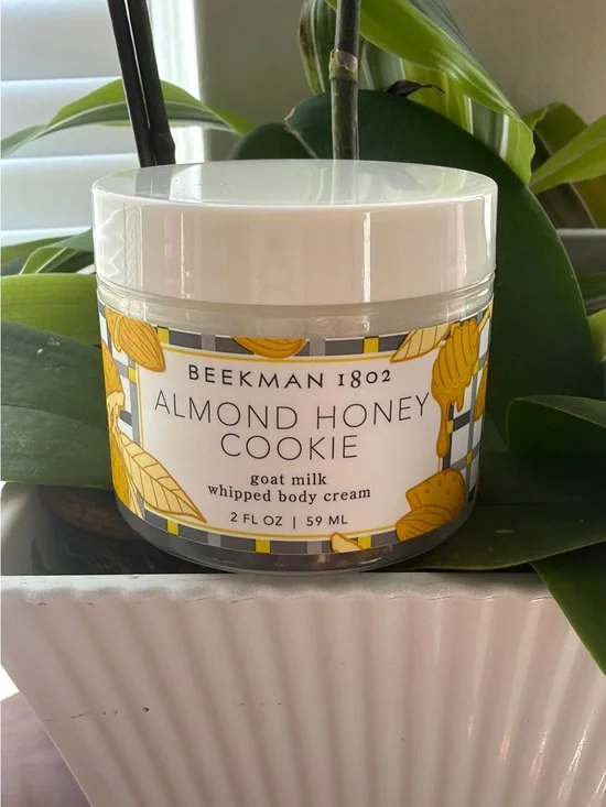 Beekman 1802 Almond Honey Cookie Whipped Body Cream - White & Yellow
