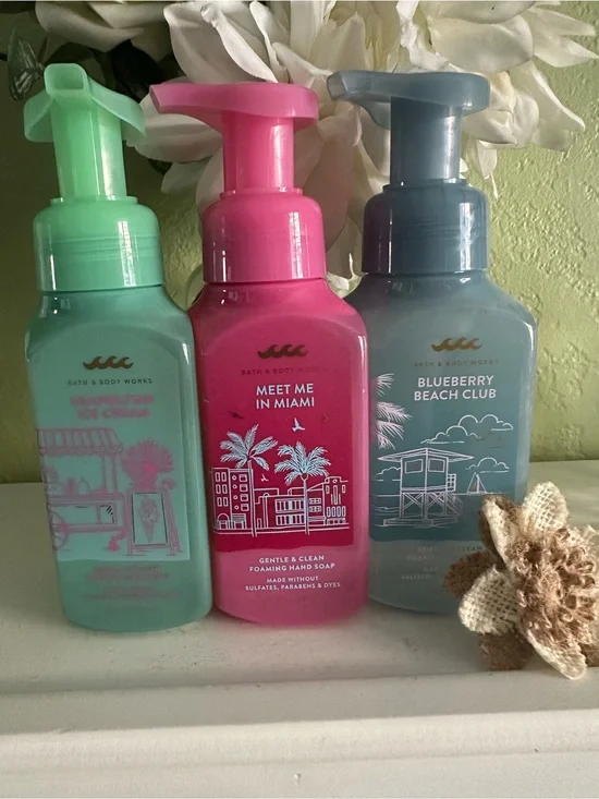 Bath & Body Works Gentle & Clean Foaming Hand Soaps (3 ) PC