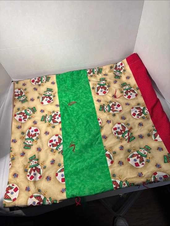 Festive Snowman Throw Blanket in Green, Red, and Cream