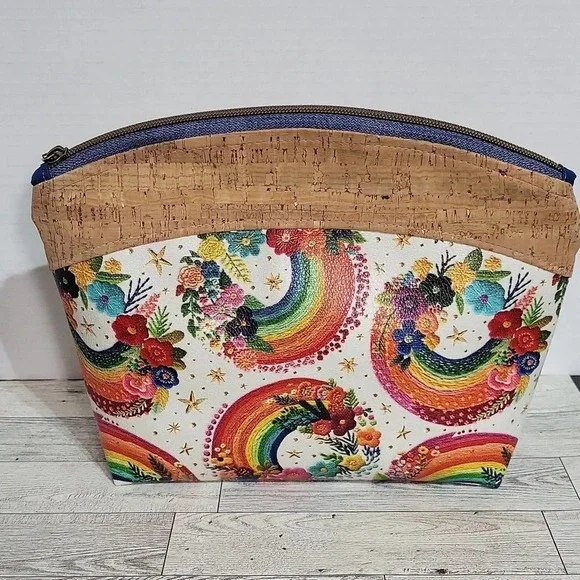 Bright Rainbow Floral Zipper Pouch Like New‎ Handbag Cork look in top Colorful