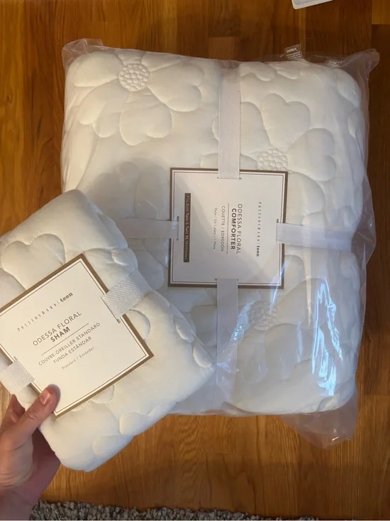 Pottery Barn Teen Odessa Floral Quilted Comforter & Sham Set - White