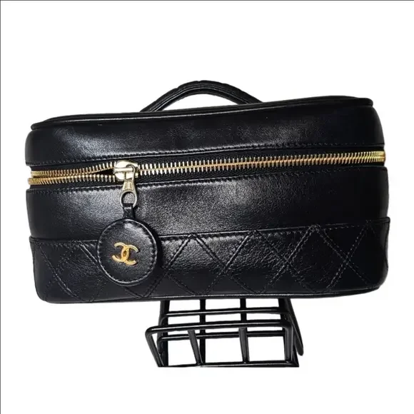 Vintage CHANEL CC Vanity Bag