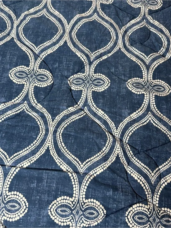 Pottery Barn Full Queen Comforter Blue Scroll Tile Kids Ogee Lattice Boys Room?
