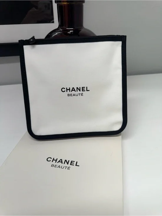 Chanel beaute White & Black Cosmetic Pouch