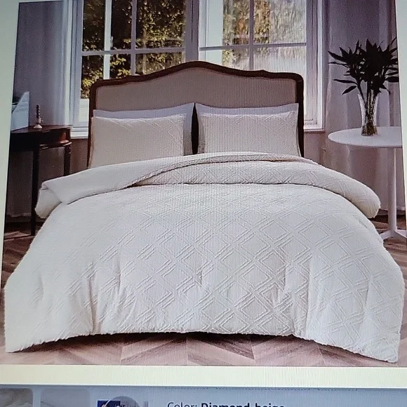 Sleepbella King 3piece comforter set beige Diamond Tufted design soft fluffy New