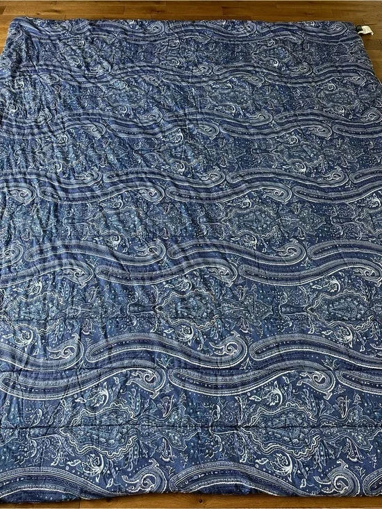 LAUREN RALPH LAUREN KING COMFORTER 110”x 96” Blue