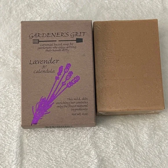 Gardener's Grit‎ Lavender Calendula Cornmeal Soap Bar 4 oz Natural Ingredients