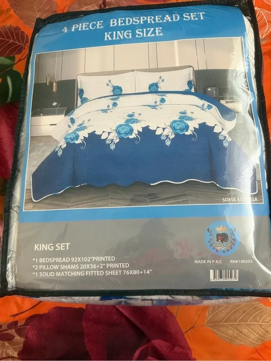 King Size 4-Piece Bedspread Set in Blue and White