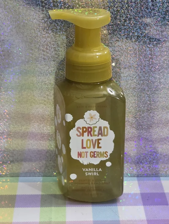 Bath & Body Works Spread Love Vanilla Swirl Foaming Hand Soap 8oz NEW RARE