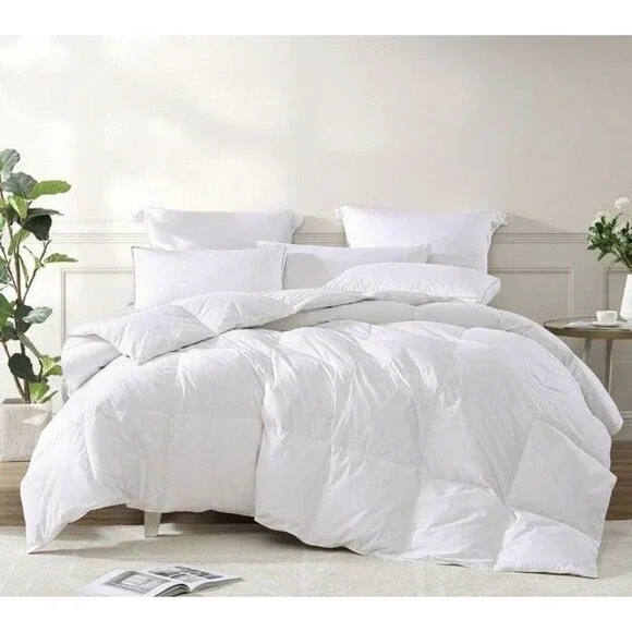 Royal Luxe All Season White Goose Feather and Down Fiber Full / Queen Comforter