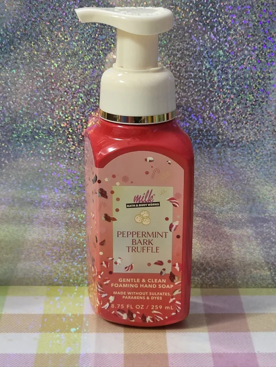 Bath & Body Works Peppermint Bark Truffle Gentle Foaming Hand Soap 8oz NEW Rare