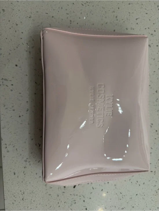 Kylie Cosmetics Glossy Pale Pink Patent Makeup Case