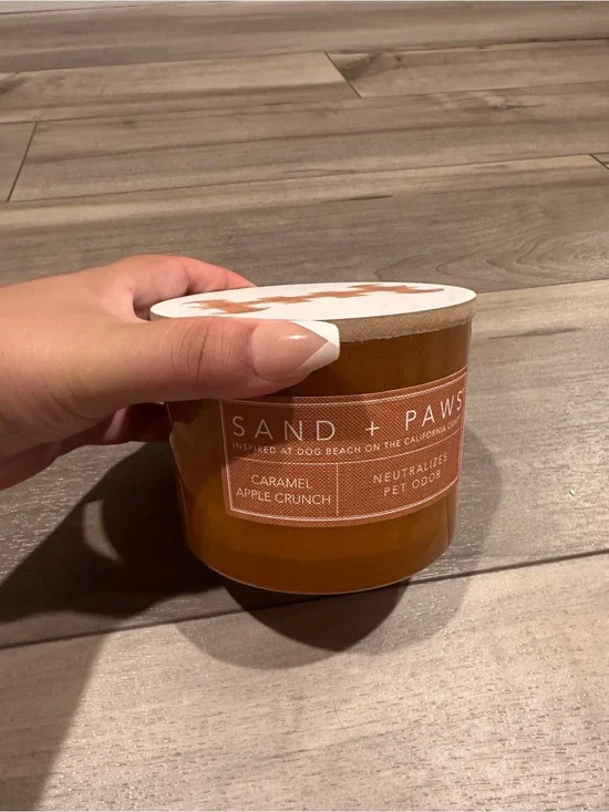 Caramel Apple 🍎 Crunch Scented Candle - Amber sand + paws 🐾