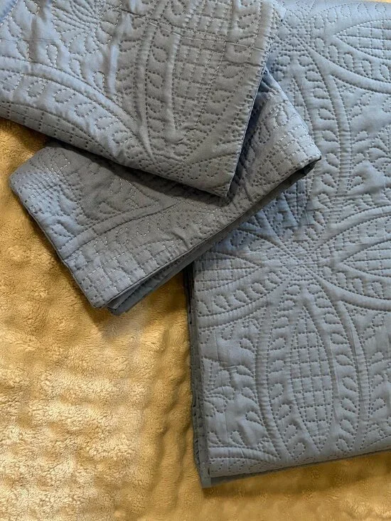 BRAND NEW Cozy Blue Cabin Quilt & Pillow Set — Rustic Bedding Bedspread