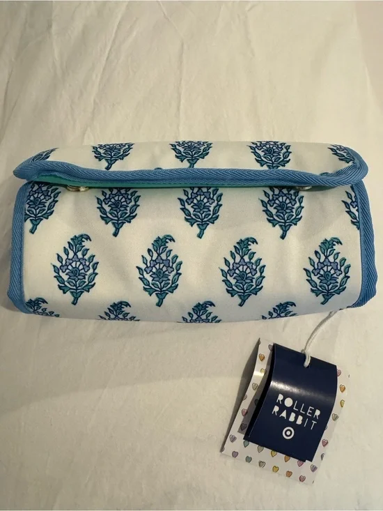Roller Rabbit Blue Floral Jewelry Roll