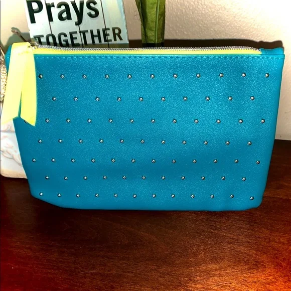 NWOT Turquoise make up bag with gold studs yellow trim IPSY