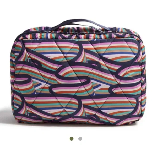 NWT Vera Bradley Essential Lay Flat Travel Organizer.  Retro Ribbons print.