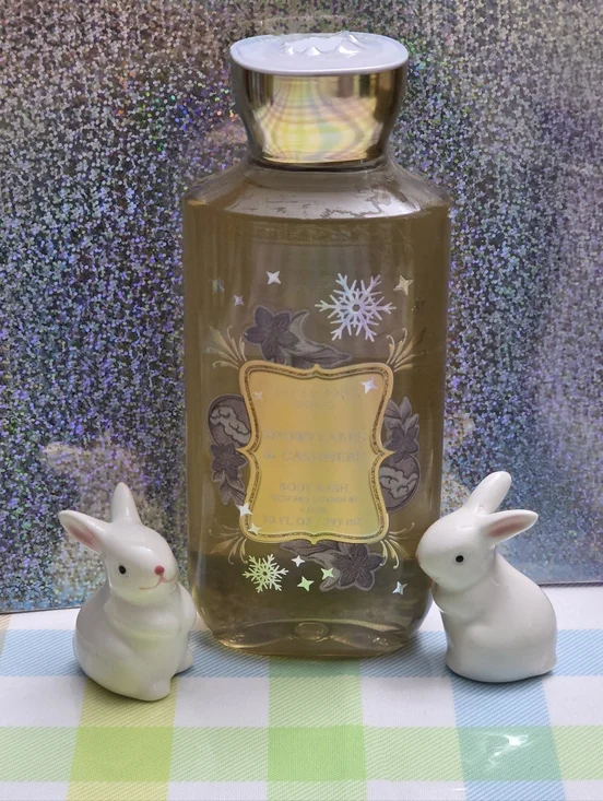 Bath & Body Works Snowflakes & Cashmere Body Wash 10oz NEW Rare