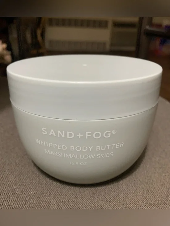 SAND+FOG Marshmallow Skies Whipped Body Butter 16,9 oz
