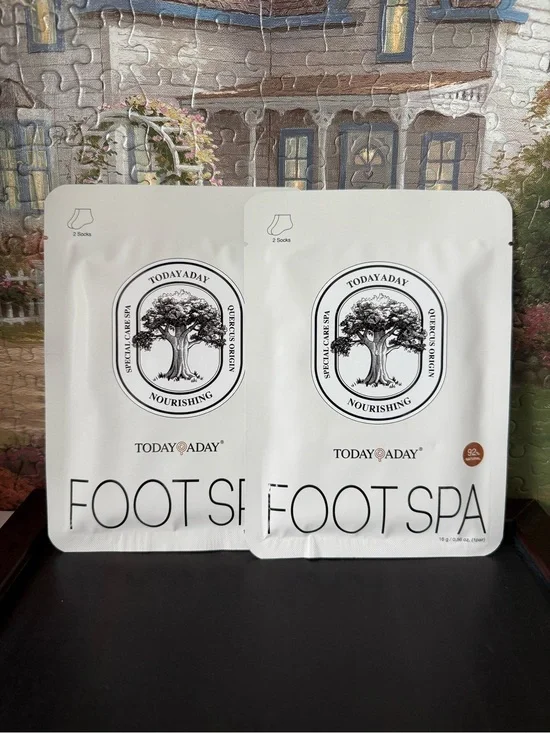 Today Aday Nourishing Foot Spa Socks – White (2 Pairs)