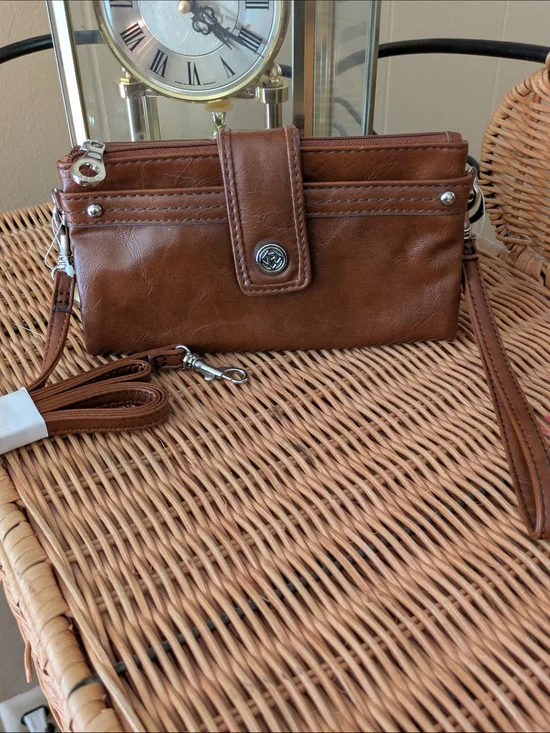 Relic Women's Brown Leather Crossbody Wristlet NWT
