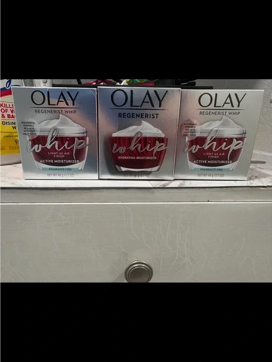 OLAY Regenerist Whip Hydrating Moisturizer - Red
