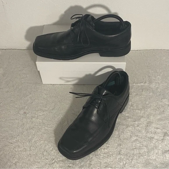 Clarks Newman Black Leather Bike Toe Oxfords Men’s Size 9.5M