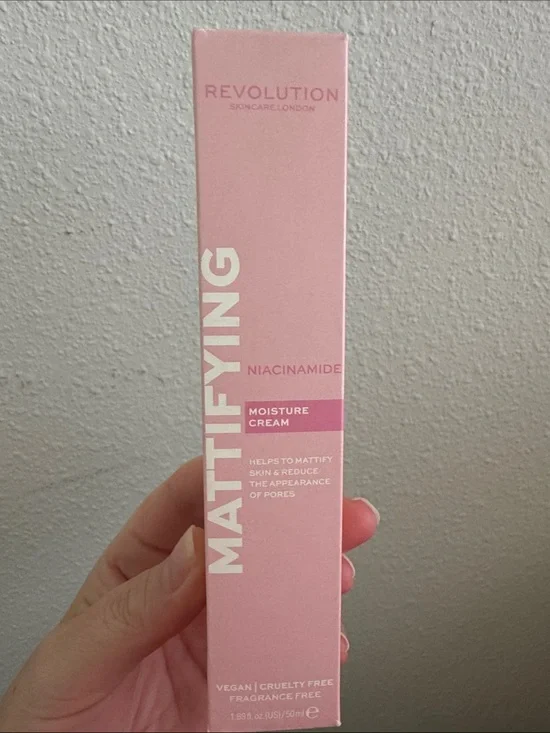 Revolution Mattifying Niacinamide Moisture Cream - New