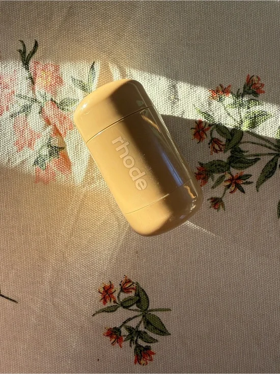Rhode Pocket Blush shade piggy
