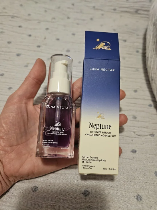 Neptune Hydrate & Blur Hyaluronic Acid Serum —