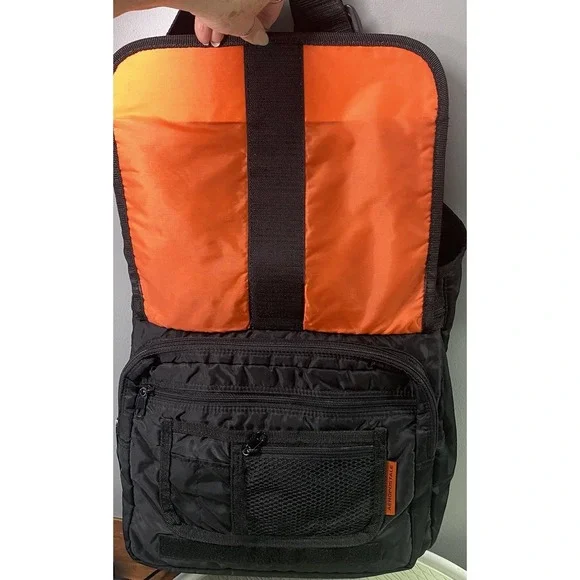 Aeropostale Black Crossbody Expandable Messenger Laptop School Bag 12.5x13.5x5.5