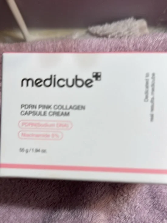 Medicube PDRN Pink Collagen Capsule Cream - Pink
