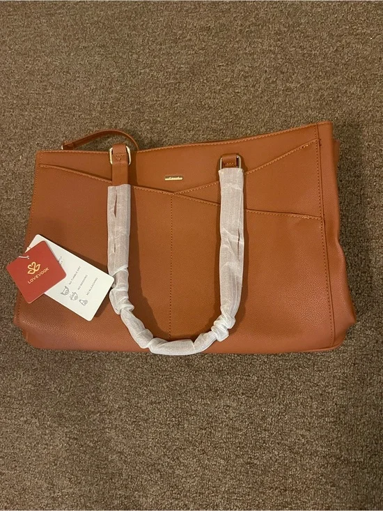 NWT Women’s Tan Laptop Bag Lovevook