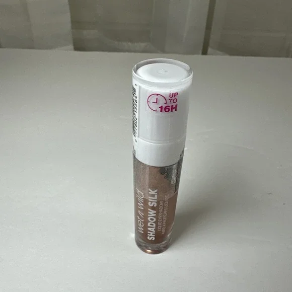 Wet n wild Shadow Silk Liquid Eyeshadow Heart Of Rose Gold‎ 1115564