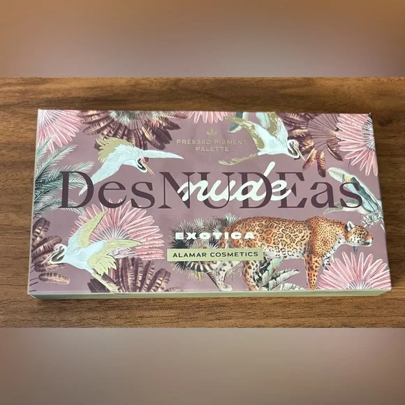 Alamar Cosmetics DesNUDEas Exotica Pressed Pigment 8 Ct Eyeshadow Palette NIB!