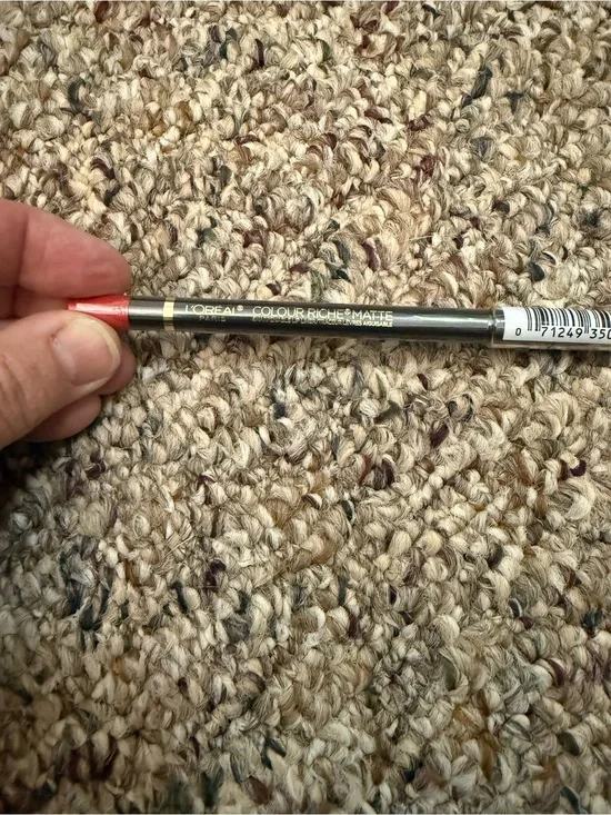L'Oreal Colour Riche Matte Lip Liner - 102 (in-matte-hated with you
