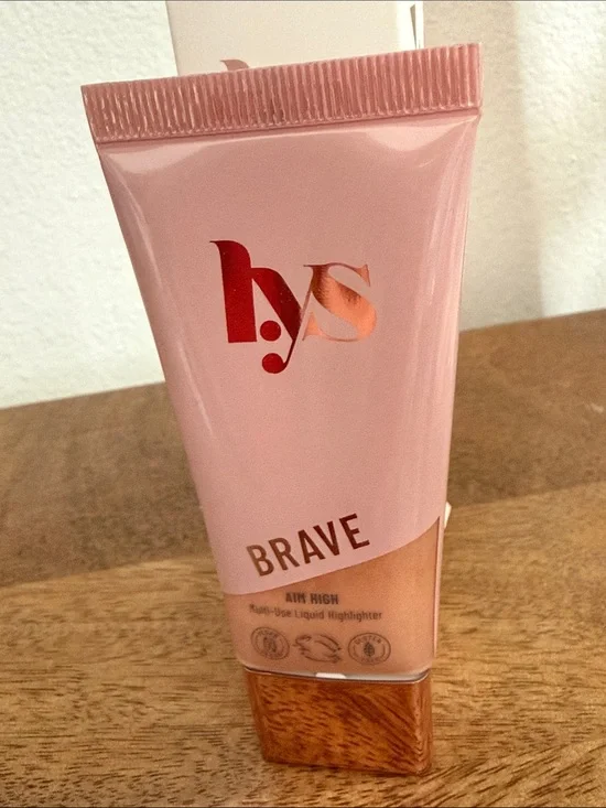 Lys cosmetics Brave Liquid Highlighter - champagne