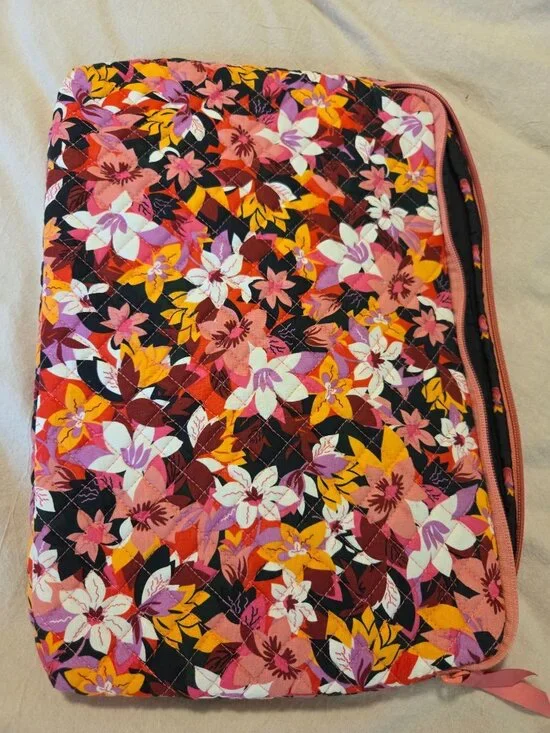 Vera Bradley Floral Quilted Computer laptop Case Bag Multicolor zip college