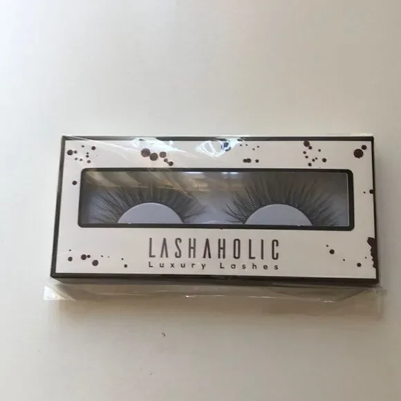 Lashaholic Luxury Lashes in Kiss Me NIB