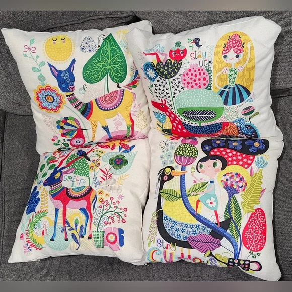 Set Of 4 18x18 Toss Pillows Colorful Woodland Characters
