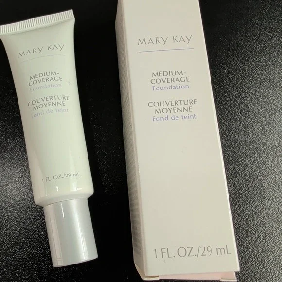 Mary Kay Medium Coverage Foundation Bronze 600 Liquid Makeup 1 fl oz 361400 NIB