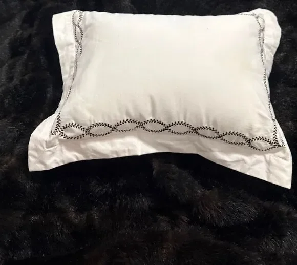 LANDS' END Classic leaf border  BOUDOIR SHAM Pillow