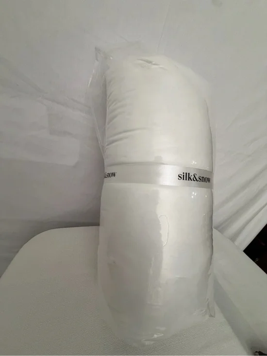 Silk & Snow Inner Pillow 17.7x26 White New (F282)